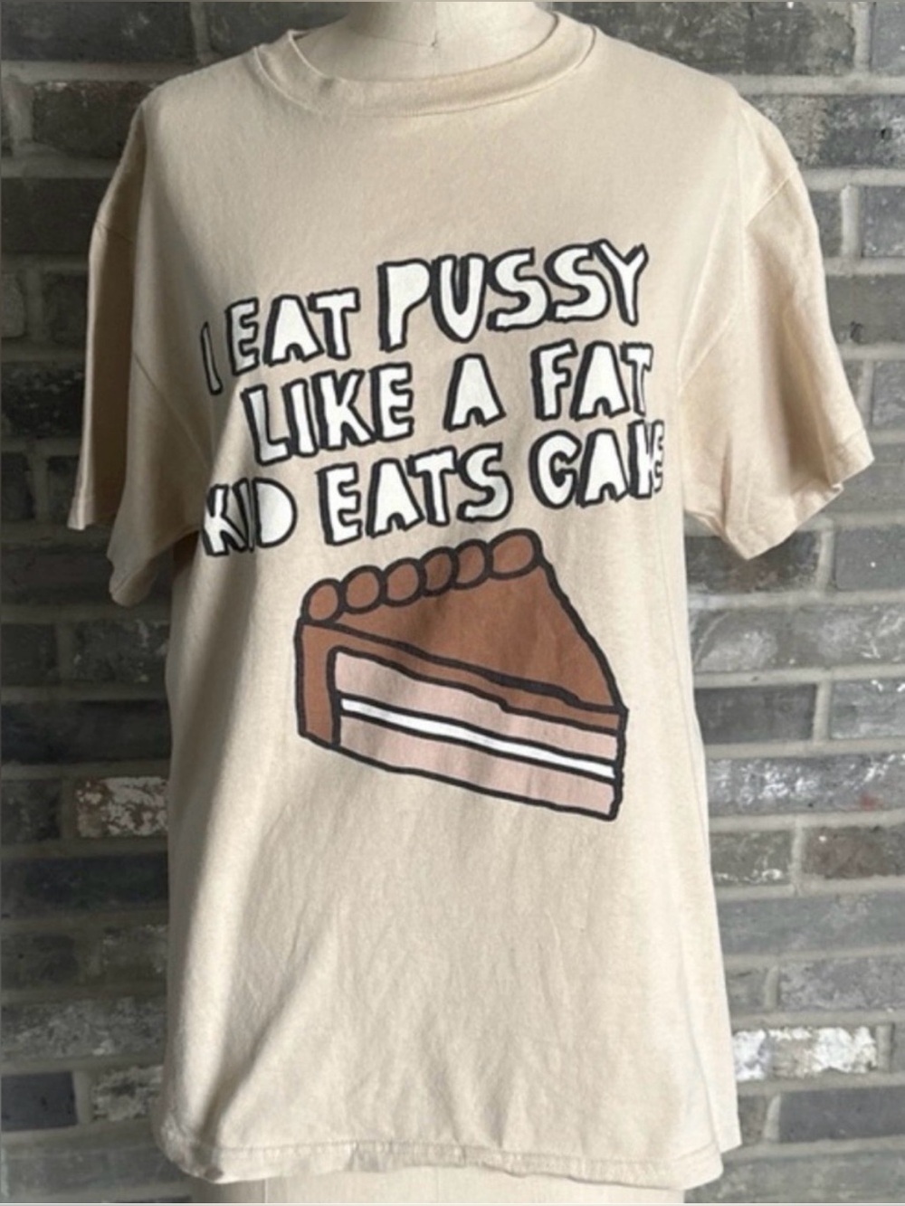 Spencer’s Adult Humor Cake Graphic Novelty T Shirt Men’s M